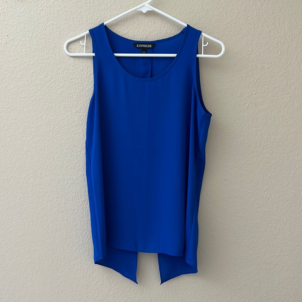 Express Sleeveless Shirt